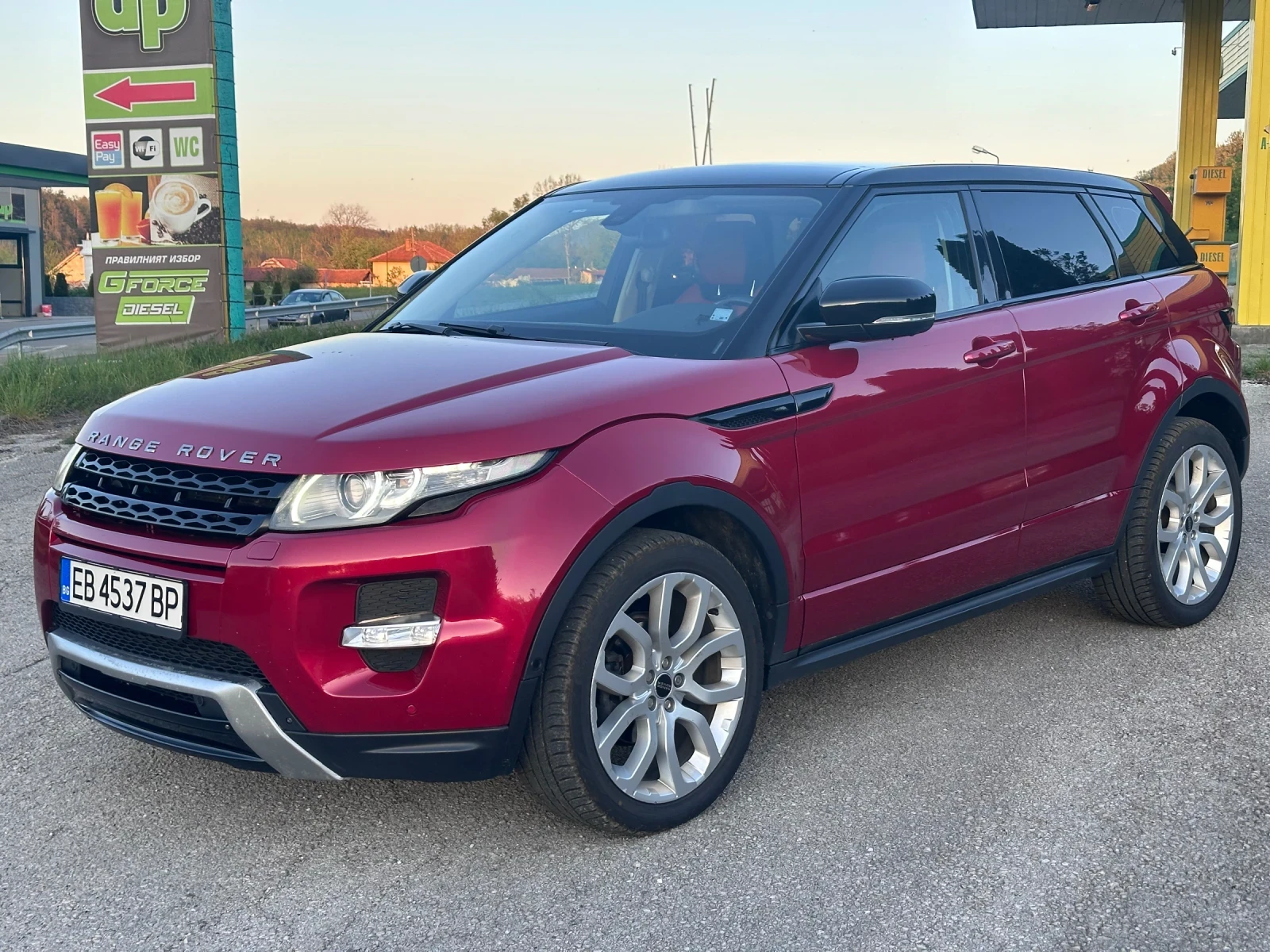 Land Rover Range Rover Evoque 2.0 AWD 240 кс. ПАНОРАМА - изображение 3