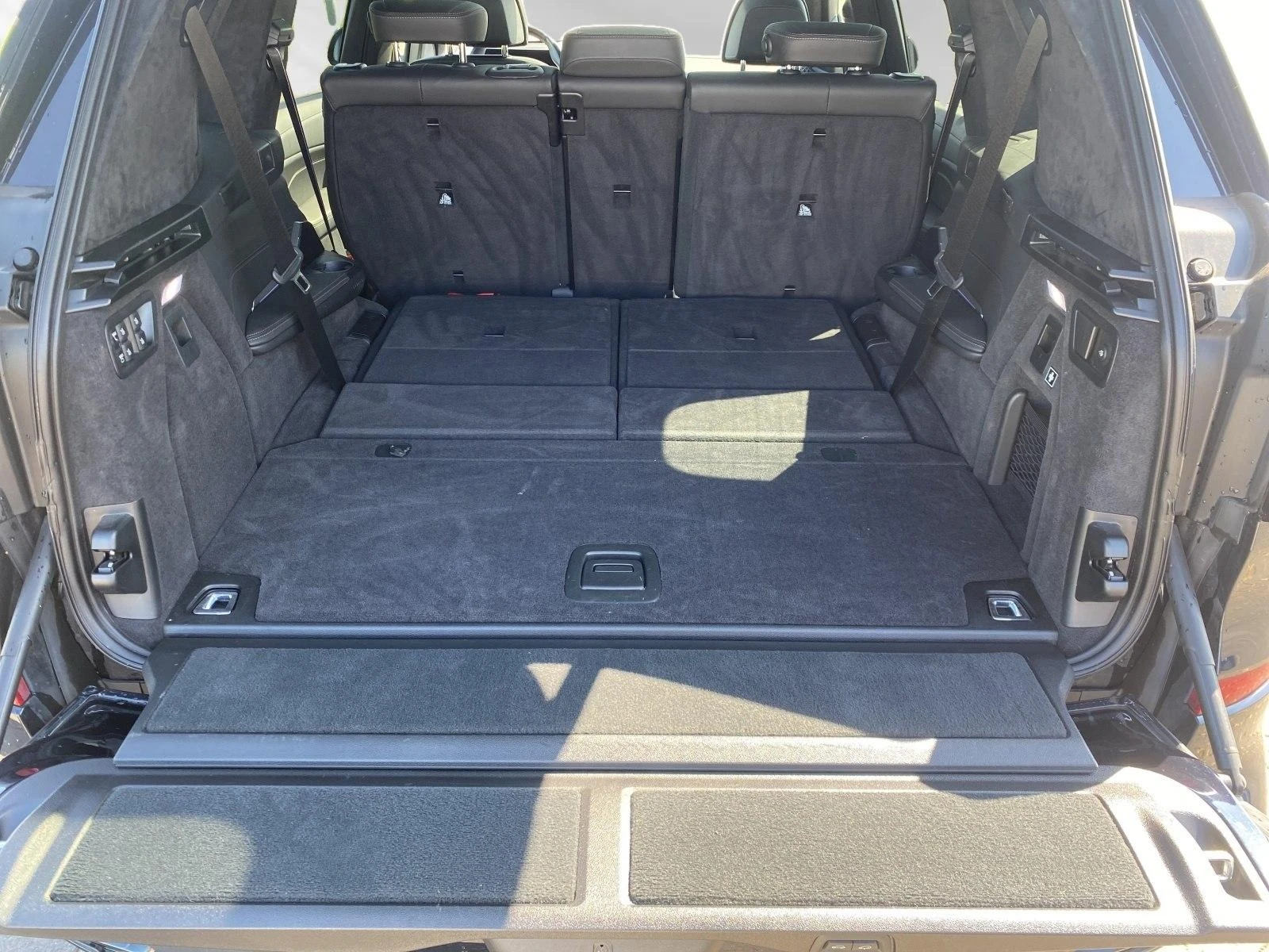 BMW X7 40d* M SPORT* SKY LOUNGE* HUD* DISTR* 360 CAM*  | Mobile.bg   14