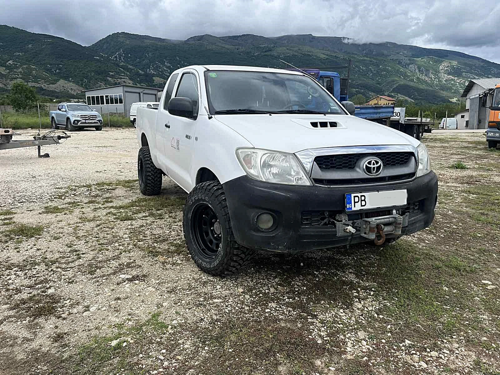 Toyota Hilux 2.5d4d 4x4 144кс - изображение 2