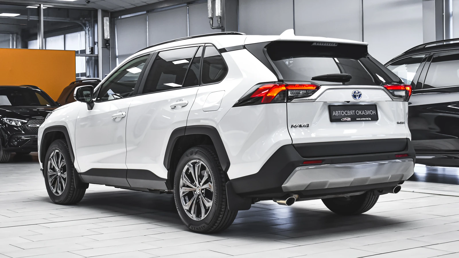 Toyota Rav4 LUXURY 2.5 Hybrid 4x4 e-CVT - изображение 7