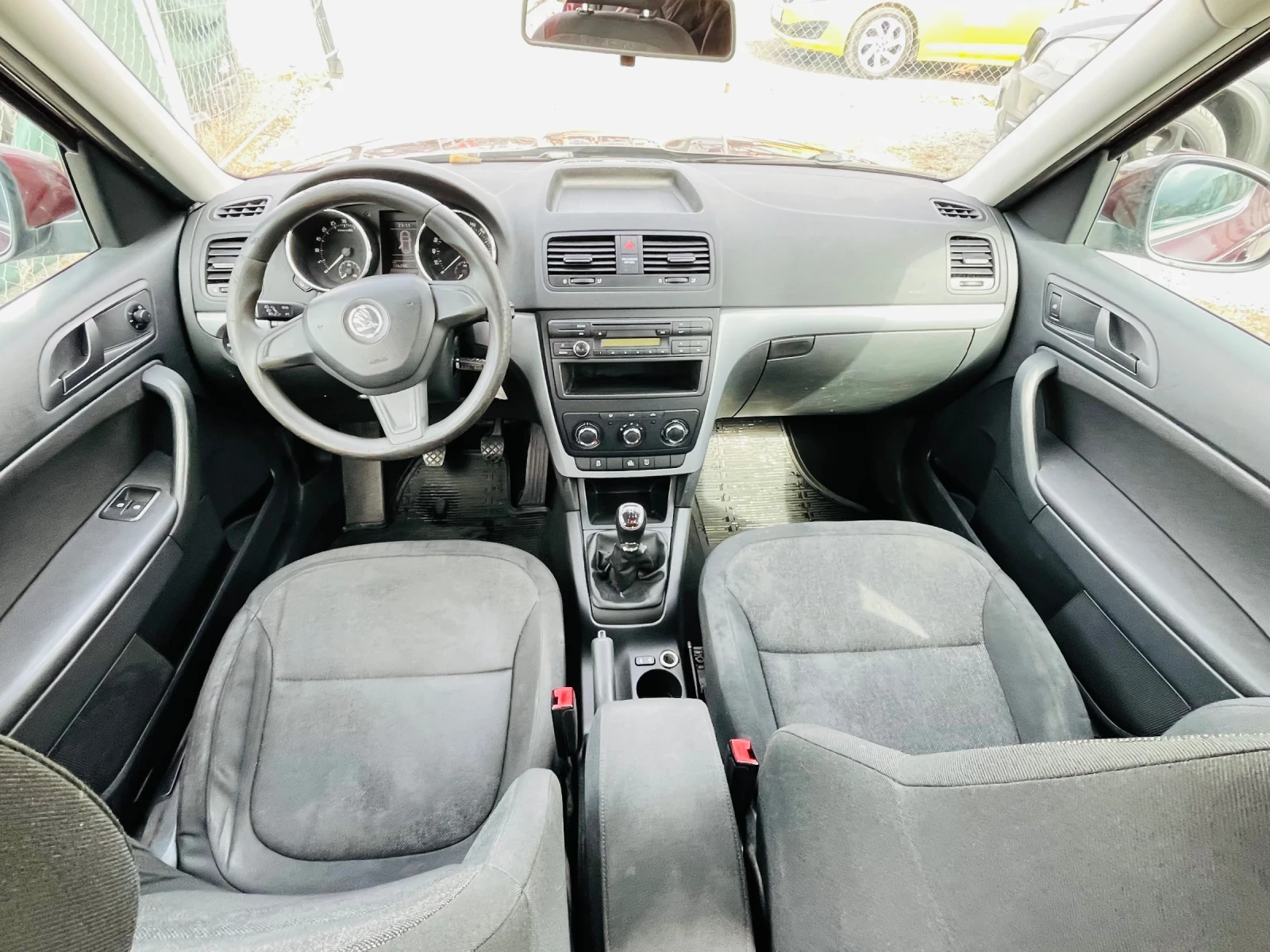 Skoda Yeti 2.0 TDI , снимка 9 - Автомобили и джипове - 53940852