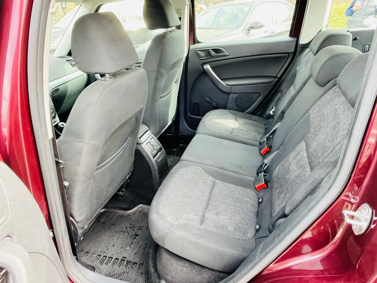 Skoda Yeti 2.0 TDI , снимка 8 - Автомобили и джипове - 53940852