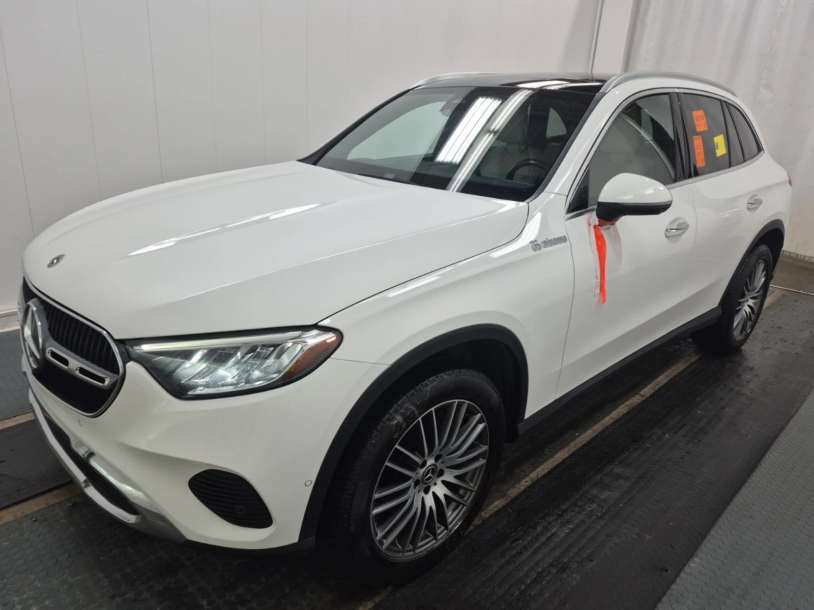 Mercedes-Benz GLC 300  * * CARFAX * * АВТО КРЕДИТ * * , снимка 10 - Автомобили и джипове - 54179484