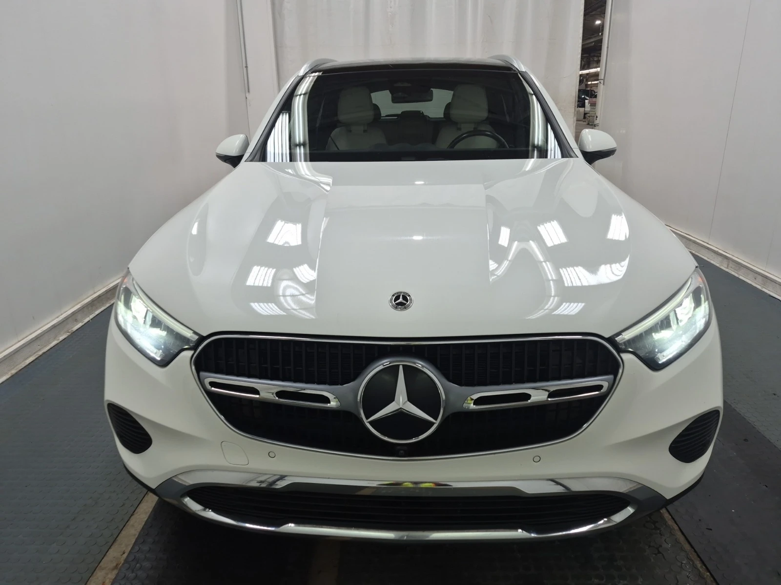 Mercedes-Benz GLC 300  * * CARFAX * * АВТО КРЕДИТ * * , снимка 5 - Автомобили и джипове - 54179484