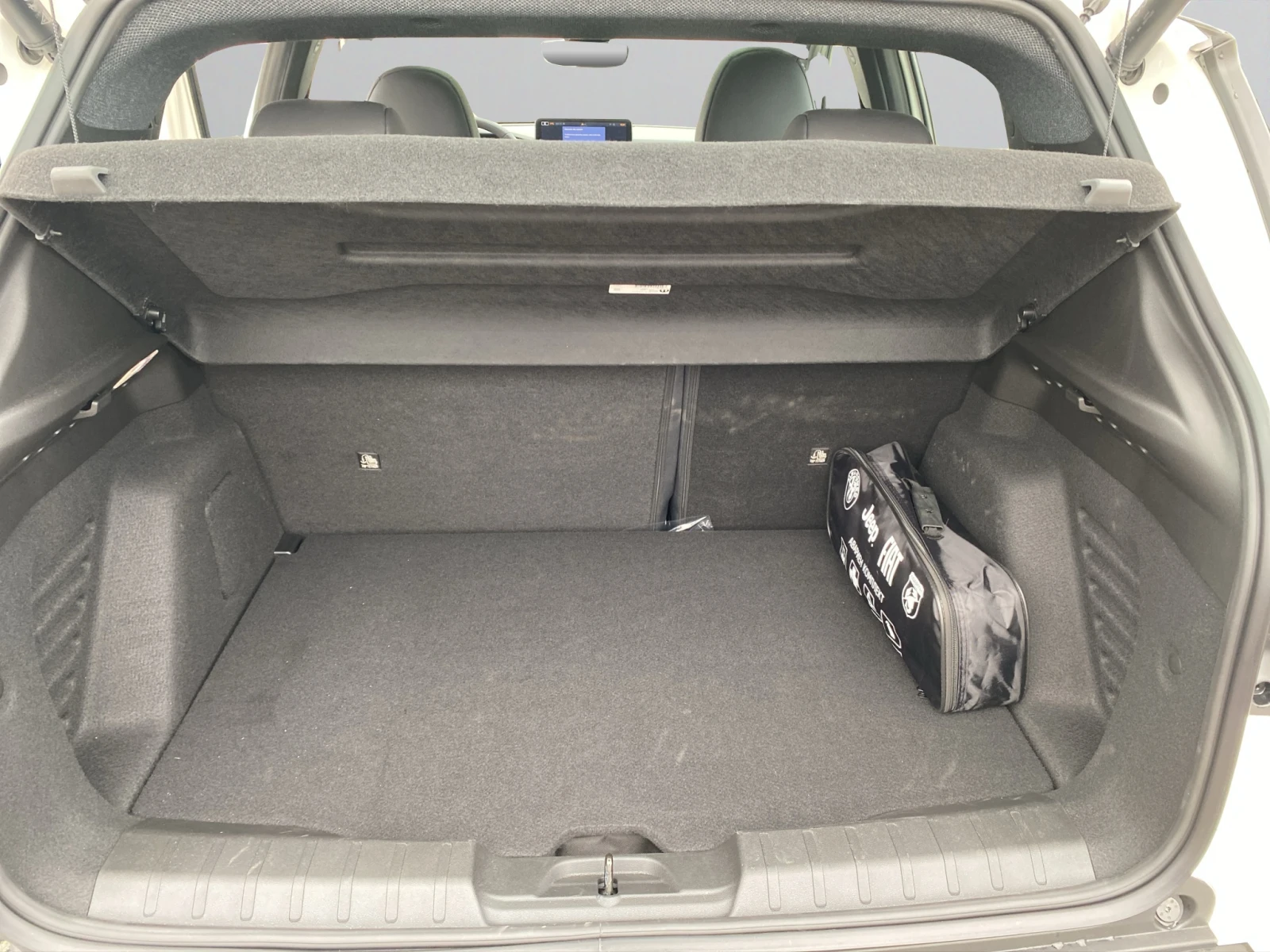 Jeep Avenger UPLAND 1.2 e-Hybrid 48V Petrol 145 hp 6-DCT 4xe, снимка 16 - Автомобили и джипове - 54421360
