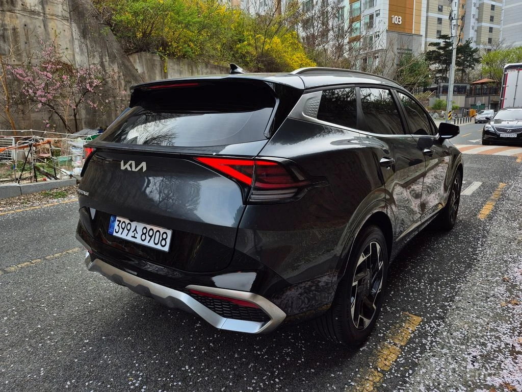 Kia Sportage 1.6 Turbo Noblesse* HARMAN KARDON* DISTRONIC*  , снимка 4 - Автомобили и джипове - 54911135