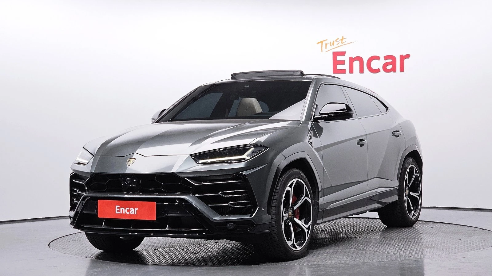Lamborghini Urus ЛЮК* МАСАЖ* HUD* 360* KEYLESS* КРАЙНА ЦЕНА