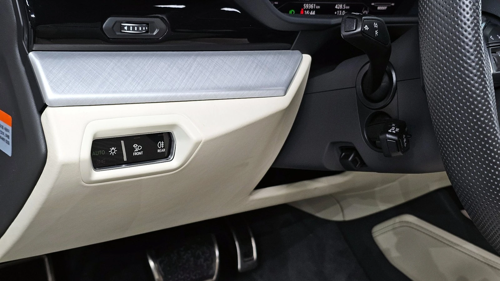 Lamborghini Urus ЛЮК* МАСАЖ* HUD* 360* KEYLESS* КРАЙНА ЦЕНА, снимка 16 - Автомобили и джипове - 55336486