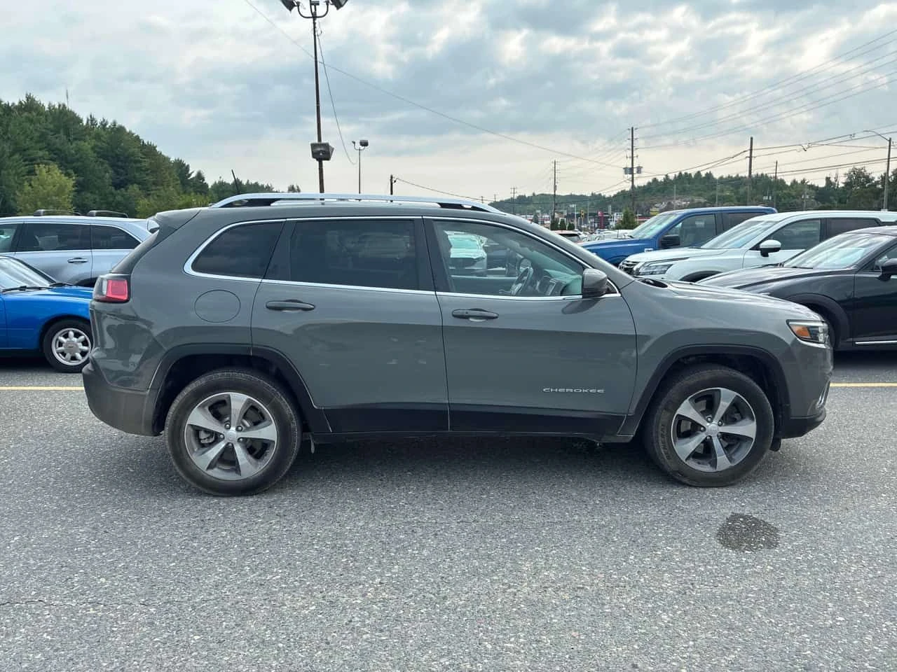 Jeep Cherokee * Limited * CARFAX * БЕЗ ПЪРВОНАЧАЛНА ВНОСКА, снимка 3 - Автомобили и джипове - 55435468