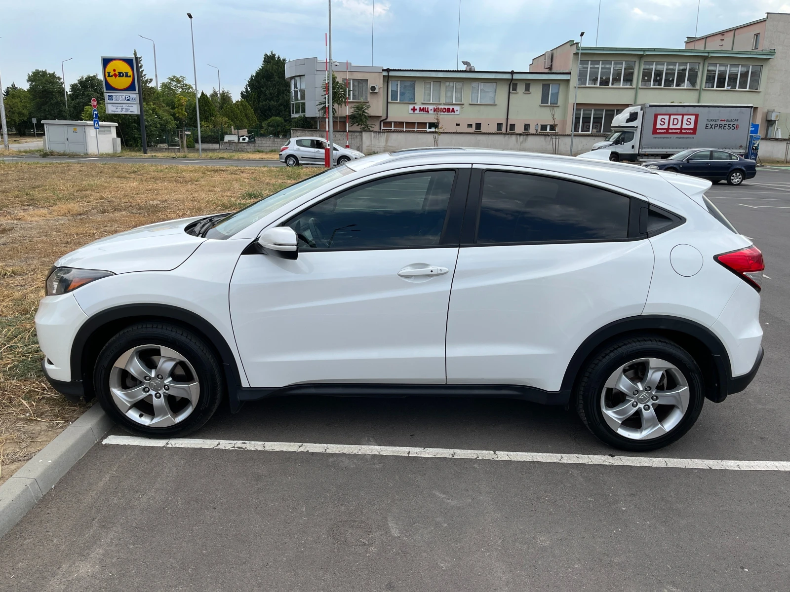 Honda Hr-v 1.8 AWD, снимка 7 - Автомобили и джипове - 56404667