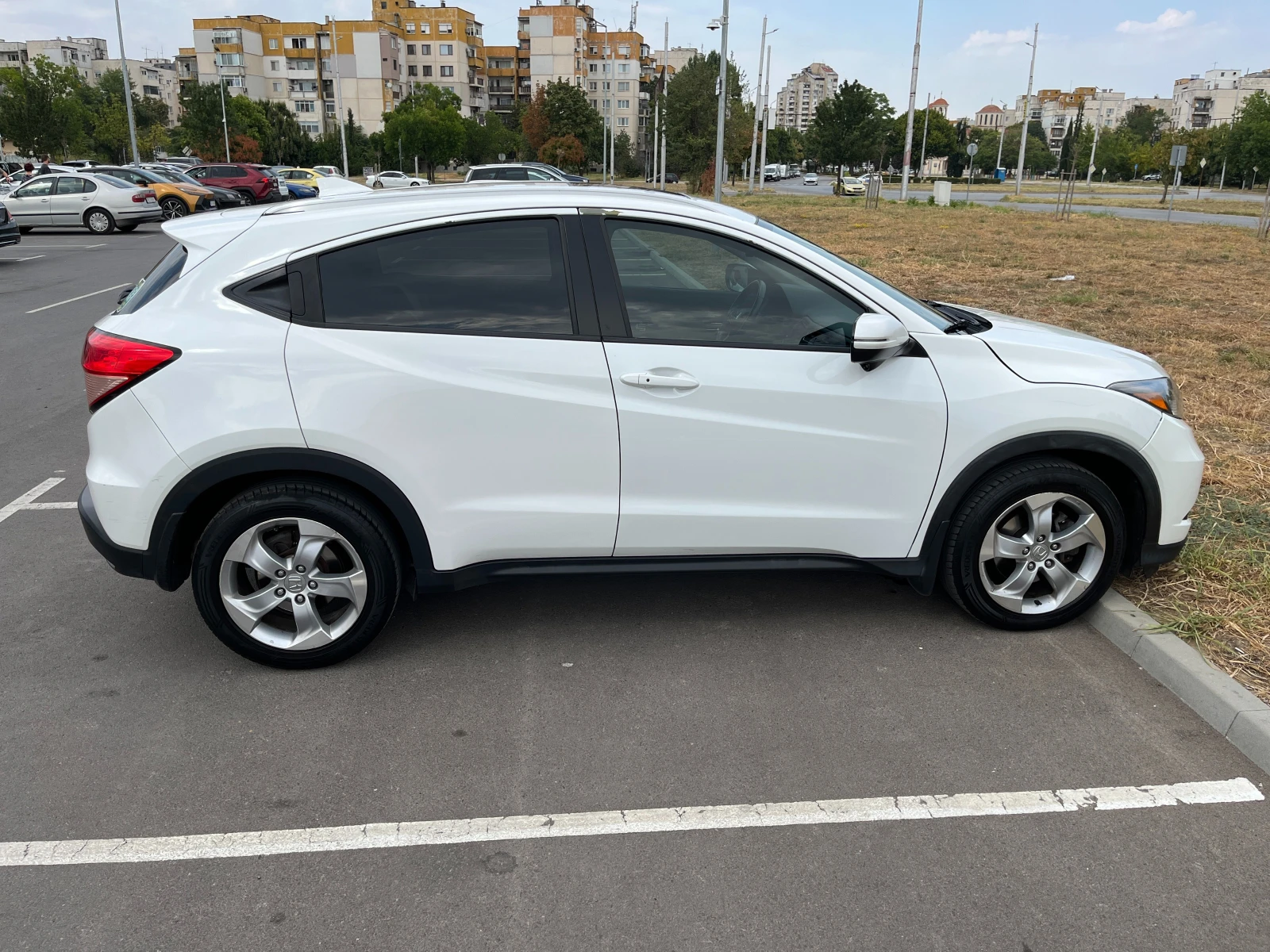 Honda Hr-v 1.8 AWD, снимка 3 - Автомобили и джипове - 56404667