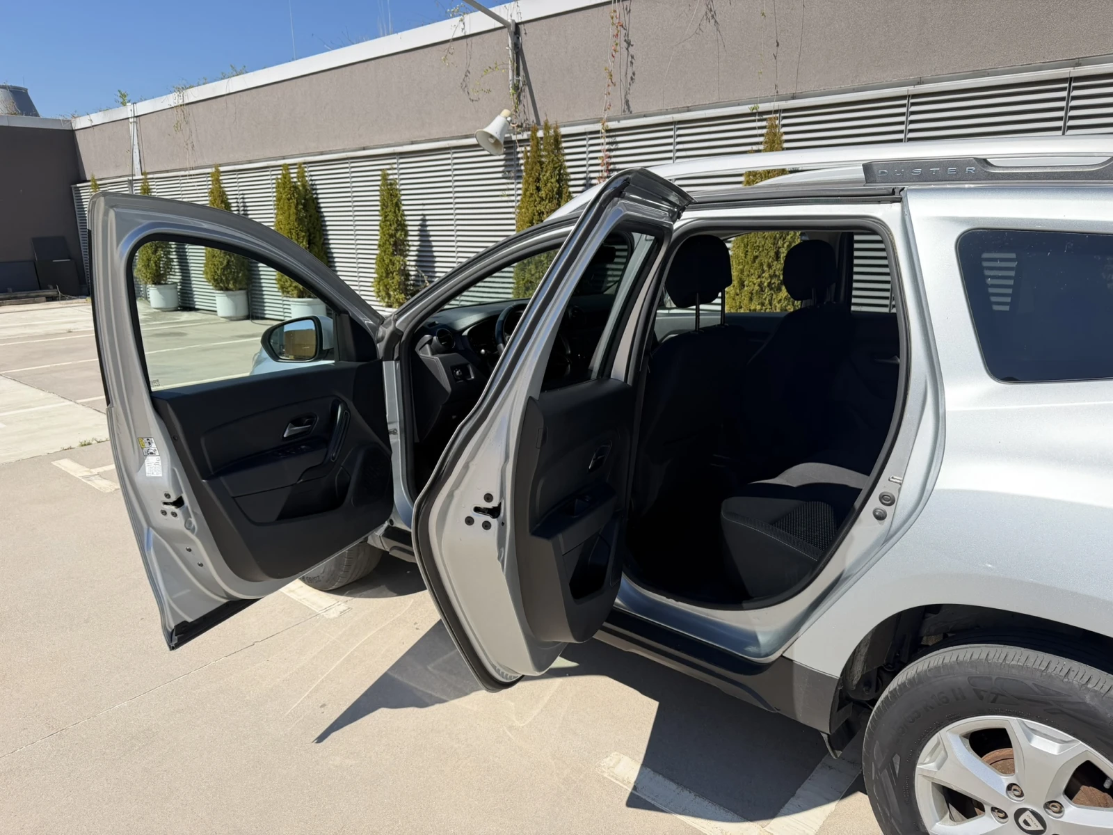 Dacia Duster 1.3 TCe , снимка 7 - Автомобили и джипове - 56219290
