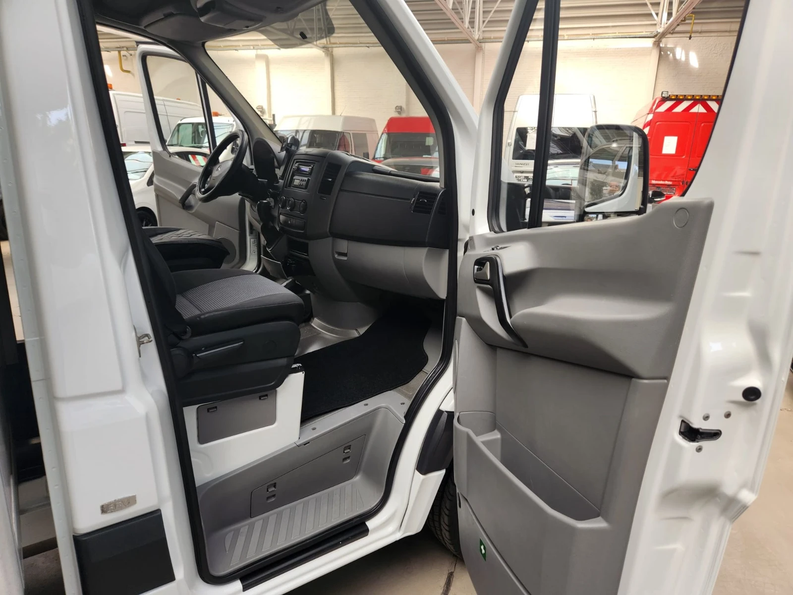 Mercedes-Benz Sprinter 513 -32   | Mobile.bg   13