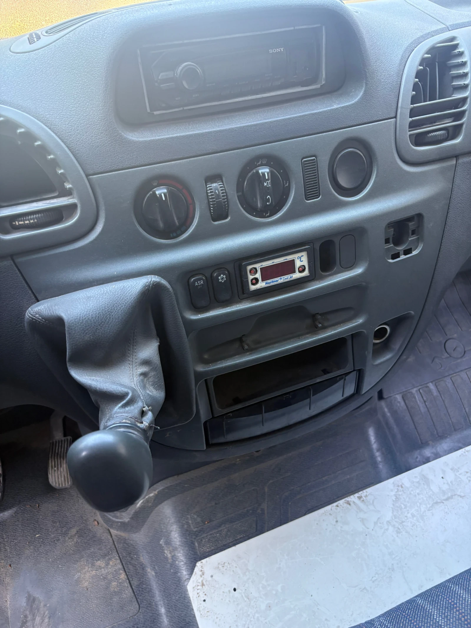 Mercedes-Benz Sprinter 313 Хладилен, снимка 5 - Бусове и автобуси - 54665384