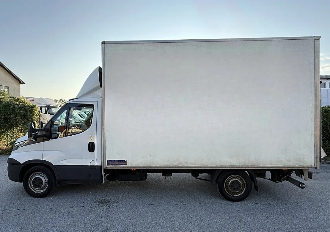 Iveco Daily 35s18* HI-MATIC* БОРД* КЛИМА* , снимка 4 - Бусове и автобуси - 55471251