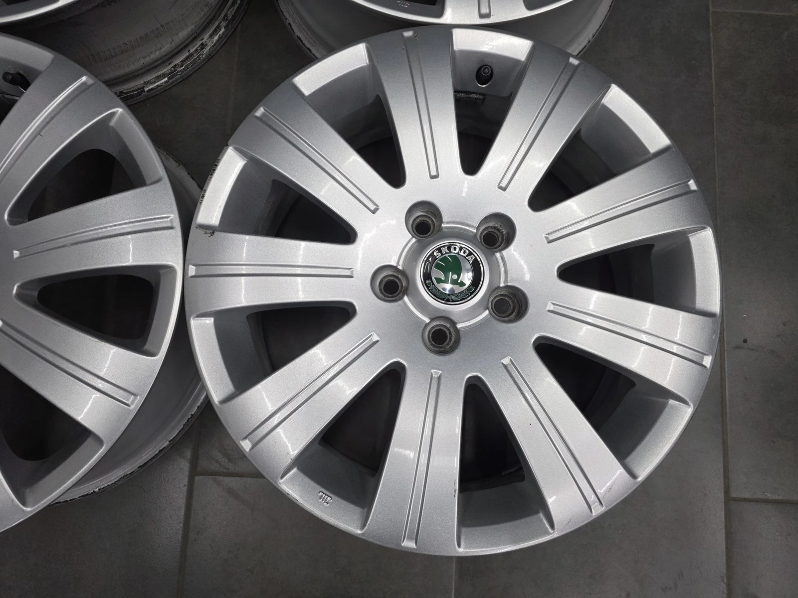 Джанти за Skoda, снимка 8 - Гуми и джанти - 56723587