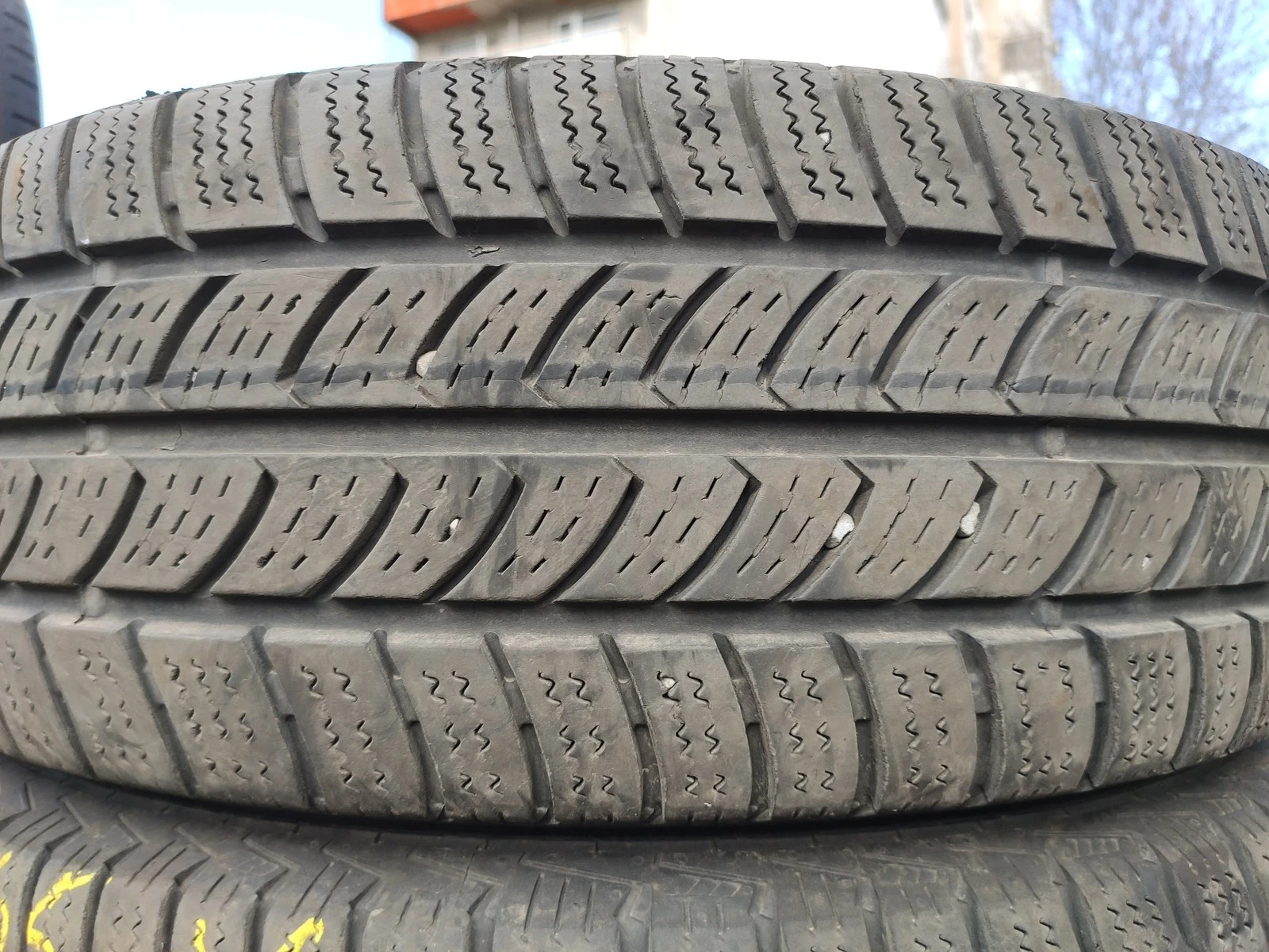 Гуми Зимни 205/65R16