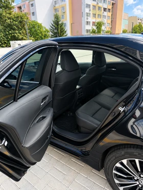 Toyota Corolla Facelift 1.8 HSD Luxury Plus, снимка 12