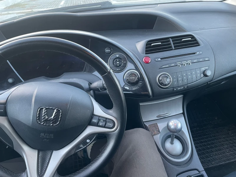 Honda Civic 1.8, снимка 6 - Автомобили и джипове - 47443842