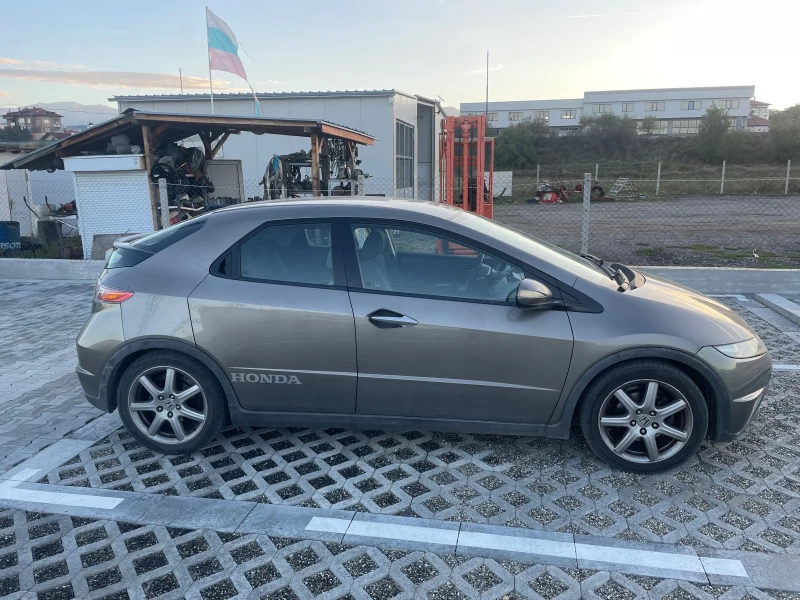 Honda Civic 1.8, снимка 4 - Автомобили и джипове - 47443842