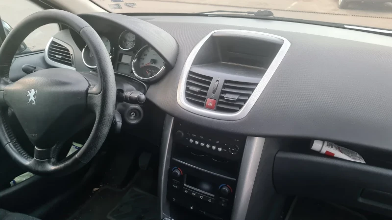 Peugeot 207 1.4 газ , снимка 10 - Автомобили и джипове - 47963290