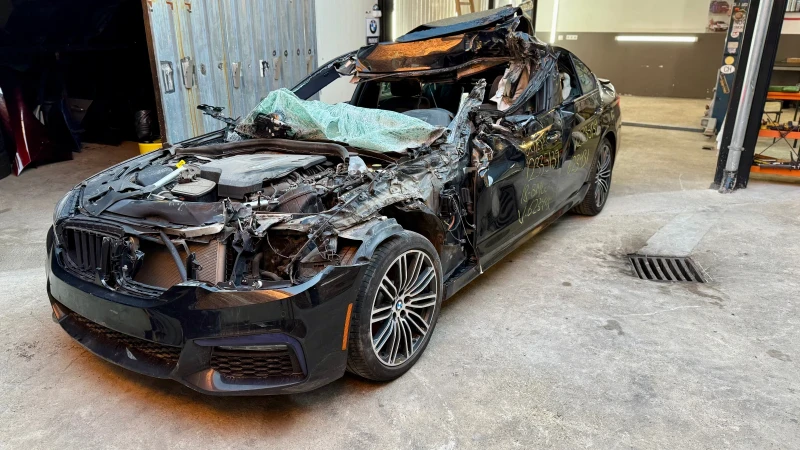 BMW 530E На Части, снимка 3 - Автомобили и джипове - 51849946