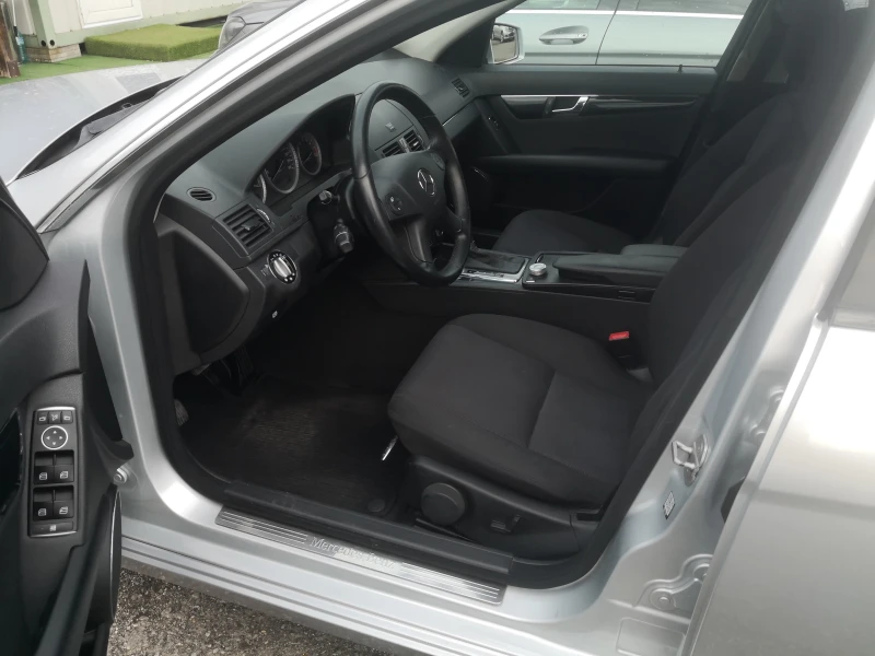 Mercedes-Benz C 180 i Kompressor , снимка 11 - Автомобили и джипове - 52142494
