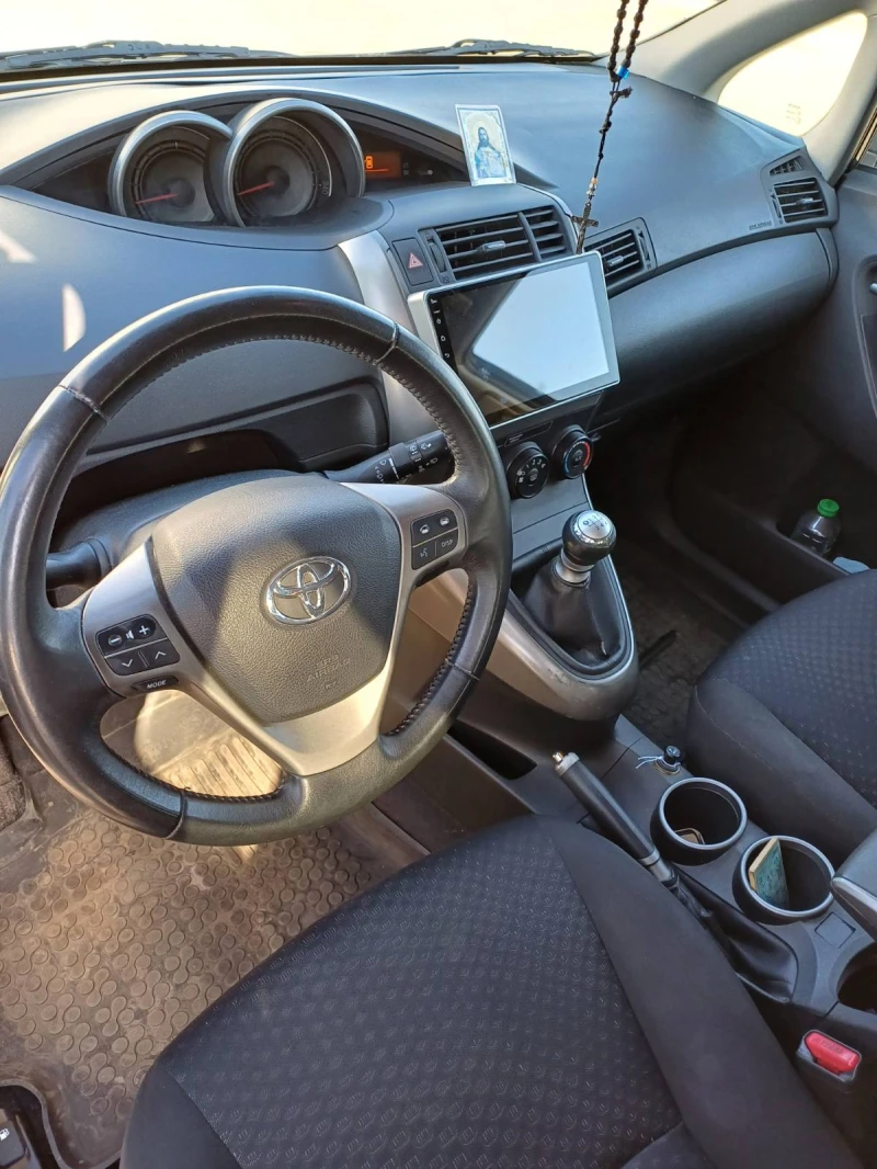 Toyota Verso, снимка 12 - Автомобили и джипове - 53152871