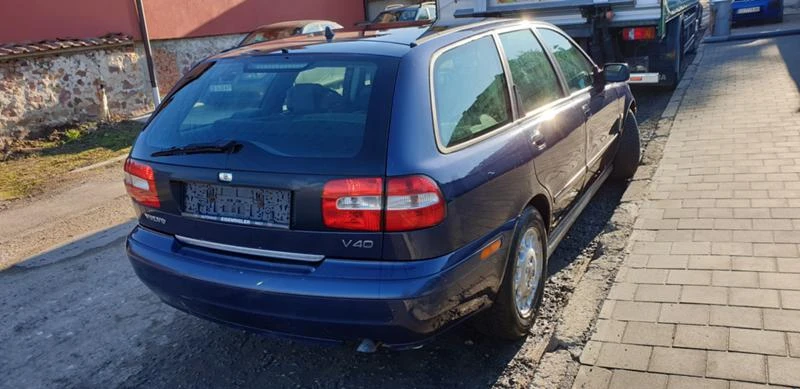 Volvo V40 1.9D, снимка 8 - Автомобили и джипове - 27969286