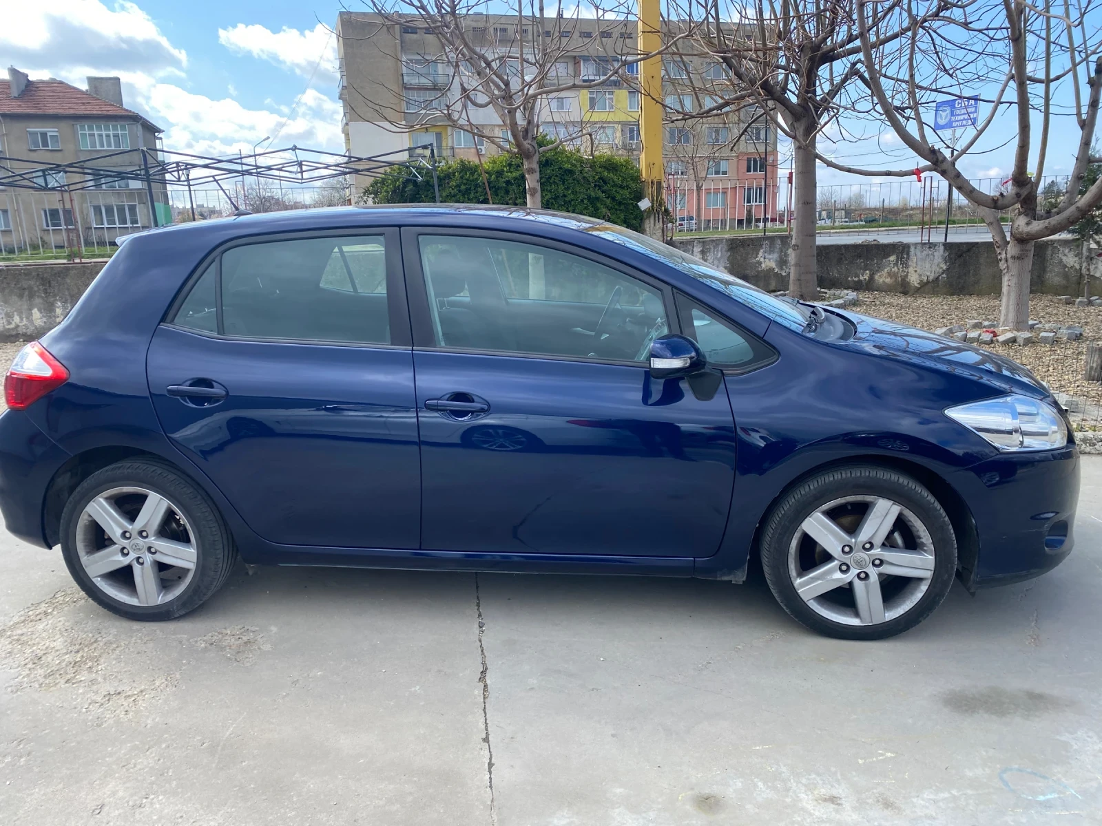 Toyota Auris 1.3 FACE LIFT - изображение 2