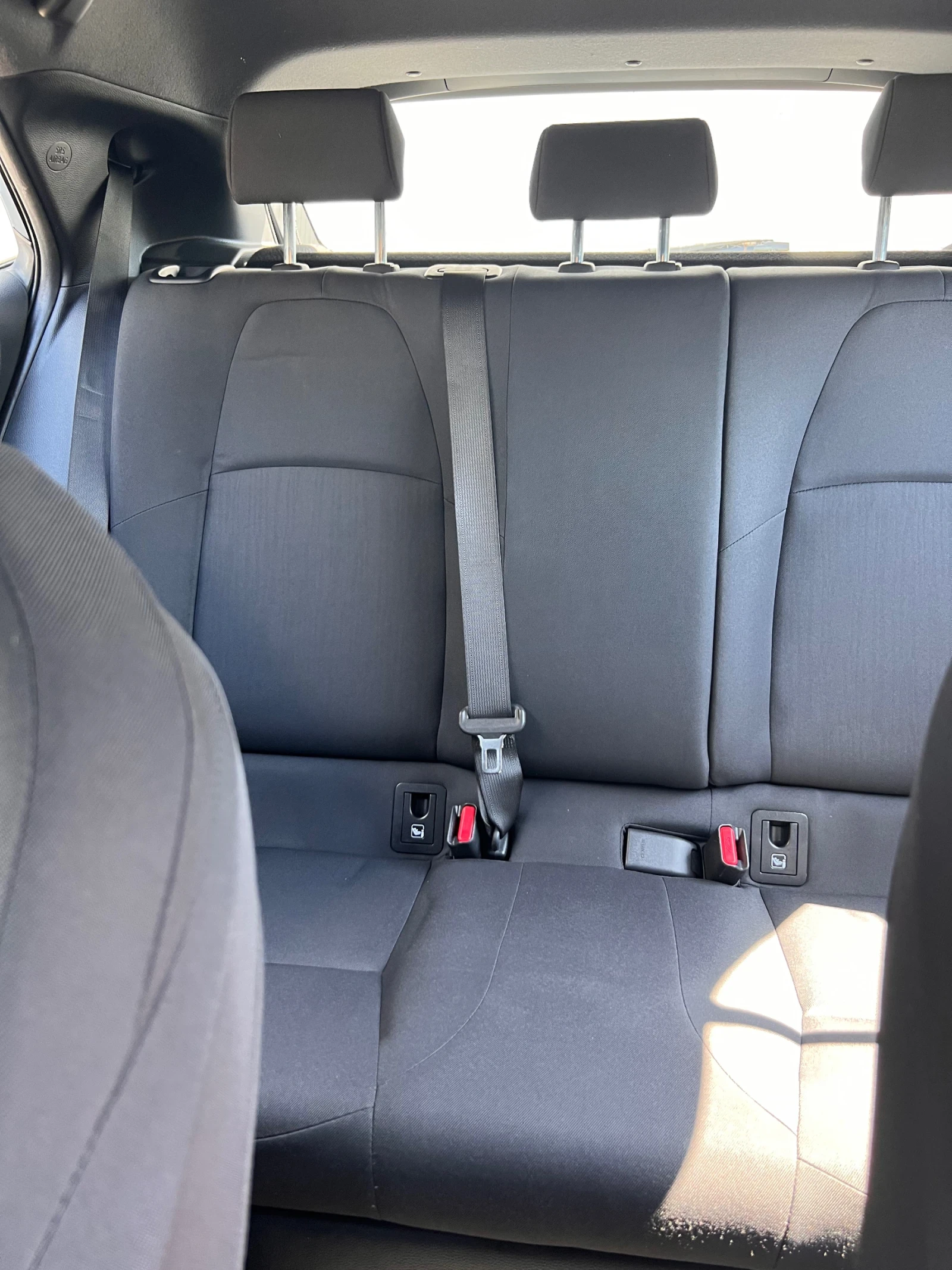 Toyota Corolla 1.8 Hybrid - изображение 9