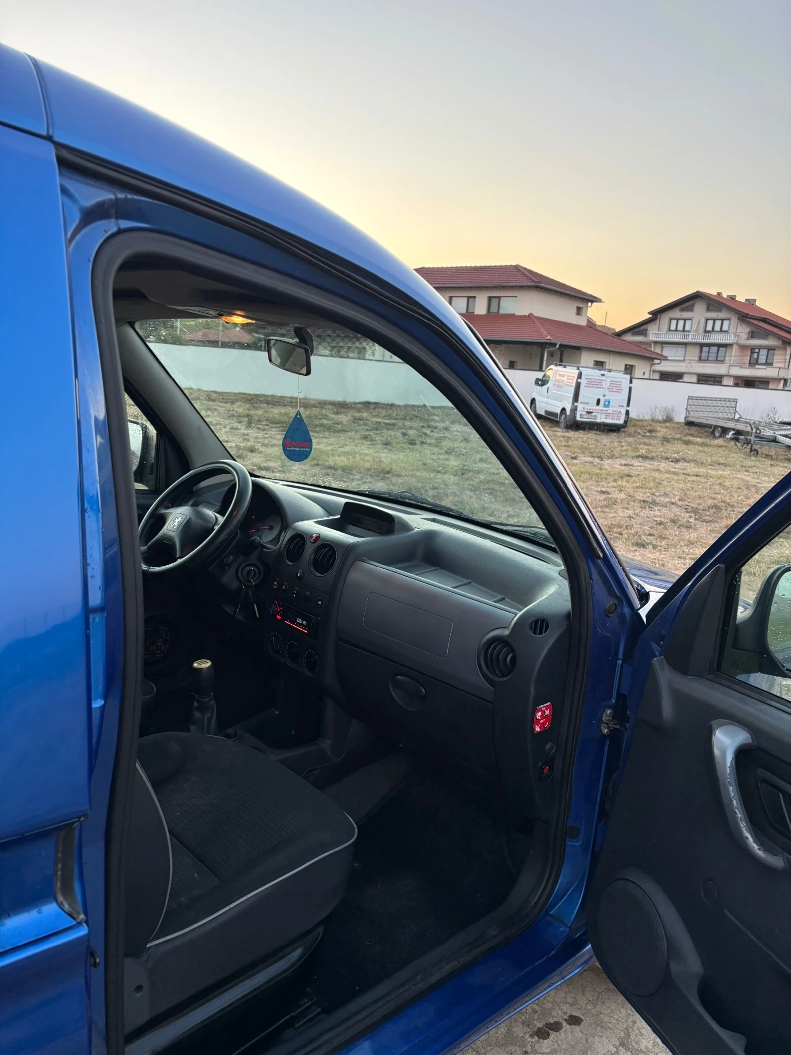 Peugeot Partner 1.6i стария мотор - изображение 5