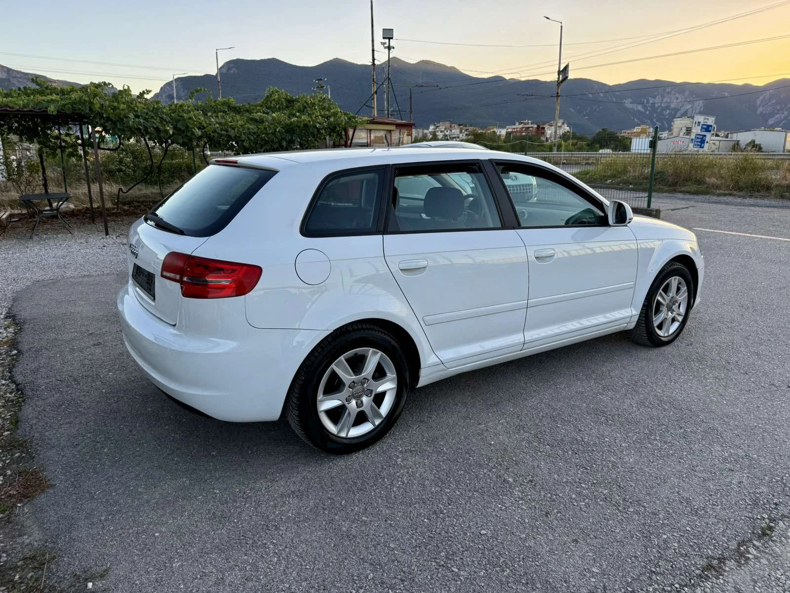 Audi A3 1.6TDI 90kc - изображение 5