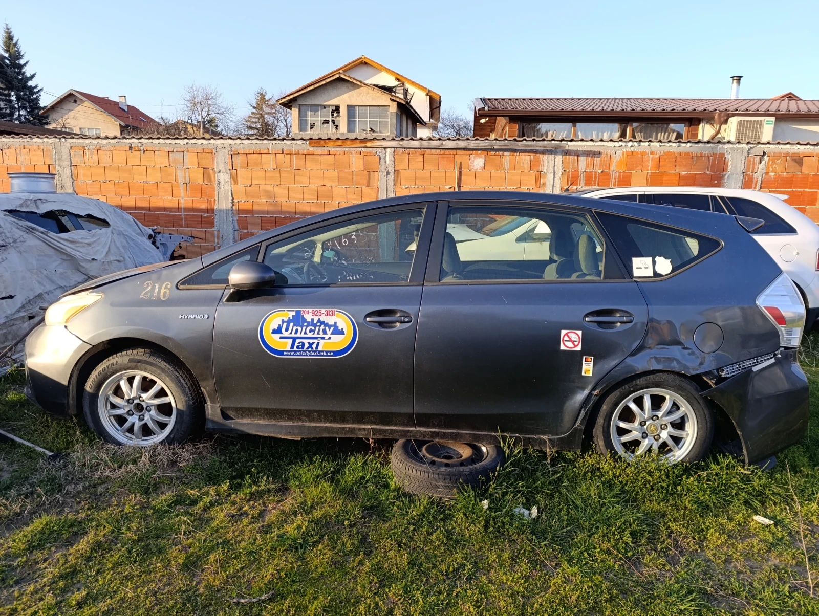 Toyota Prius Hybrid Plus, снимка 4 - Автомобили и джипове - 53297994