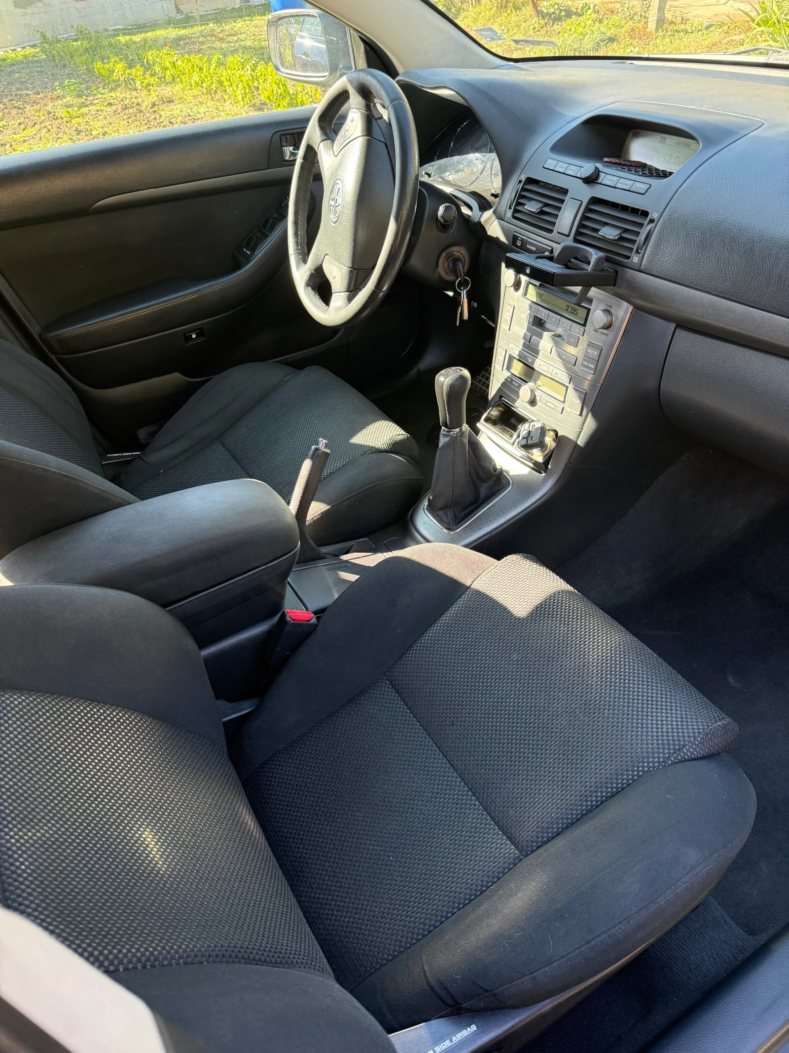 Toyota Avensis 1.8 Бензин-Газ VVT-i, снимка 9 - Автомобили и джипове - 54045557