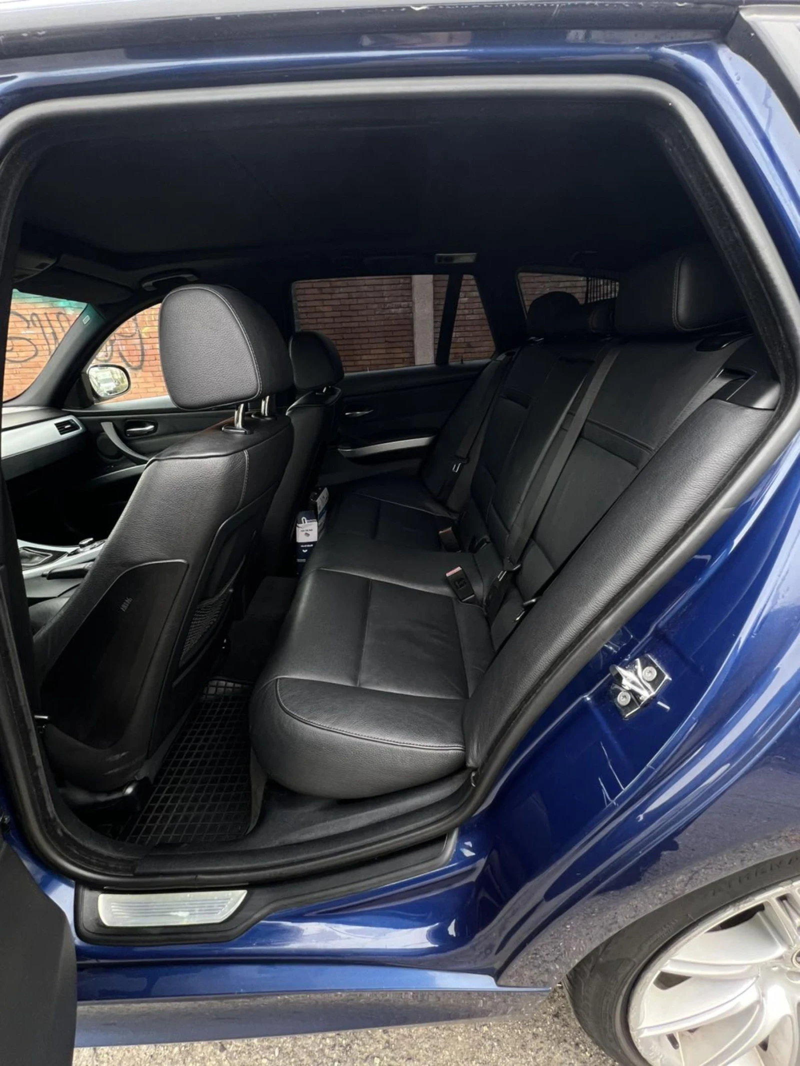 BMW 330 M Paket Xdrive  400кс+ , снимка 10 - Автомобили и джипове - 54176647