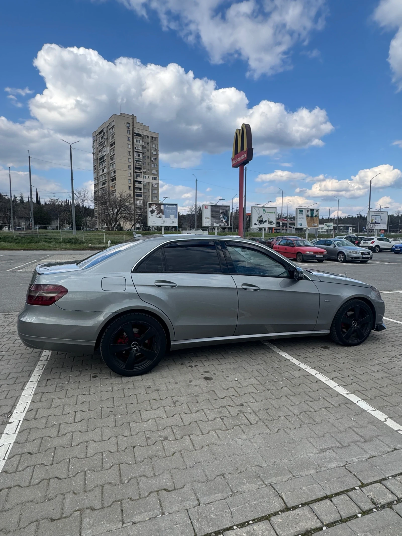 Mercedes-Benz E 220 220, снимка 7 - Автомобили и джипове - 54206290
