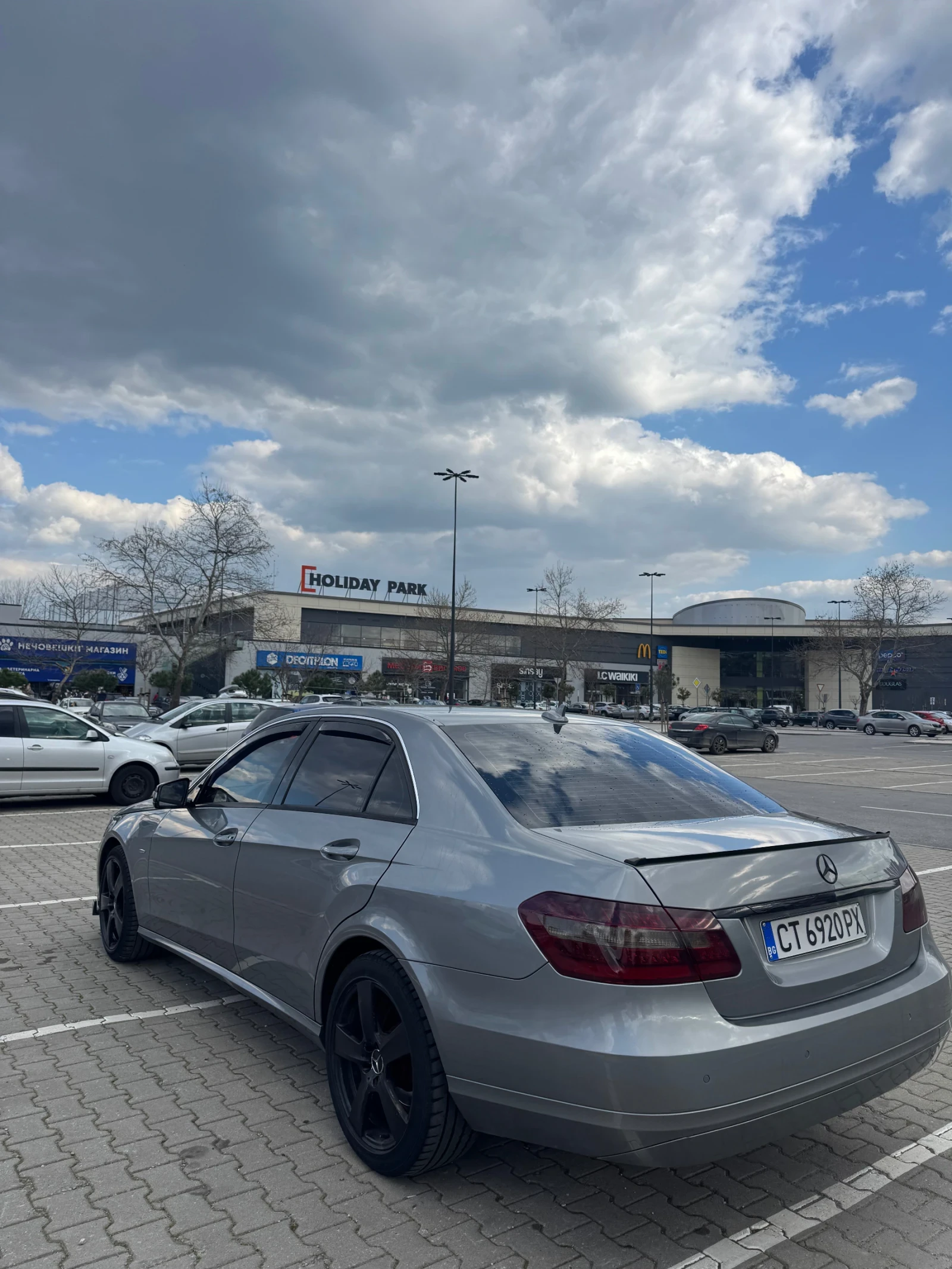 Mercedes-Benz E 220 220, снимка 6 - Автомобили и джипове - 54206290