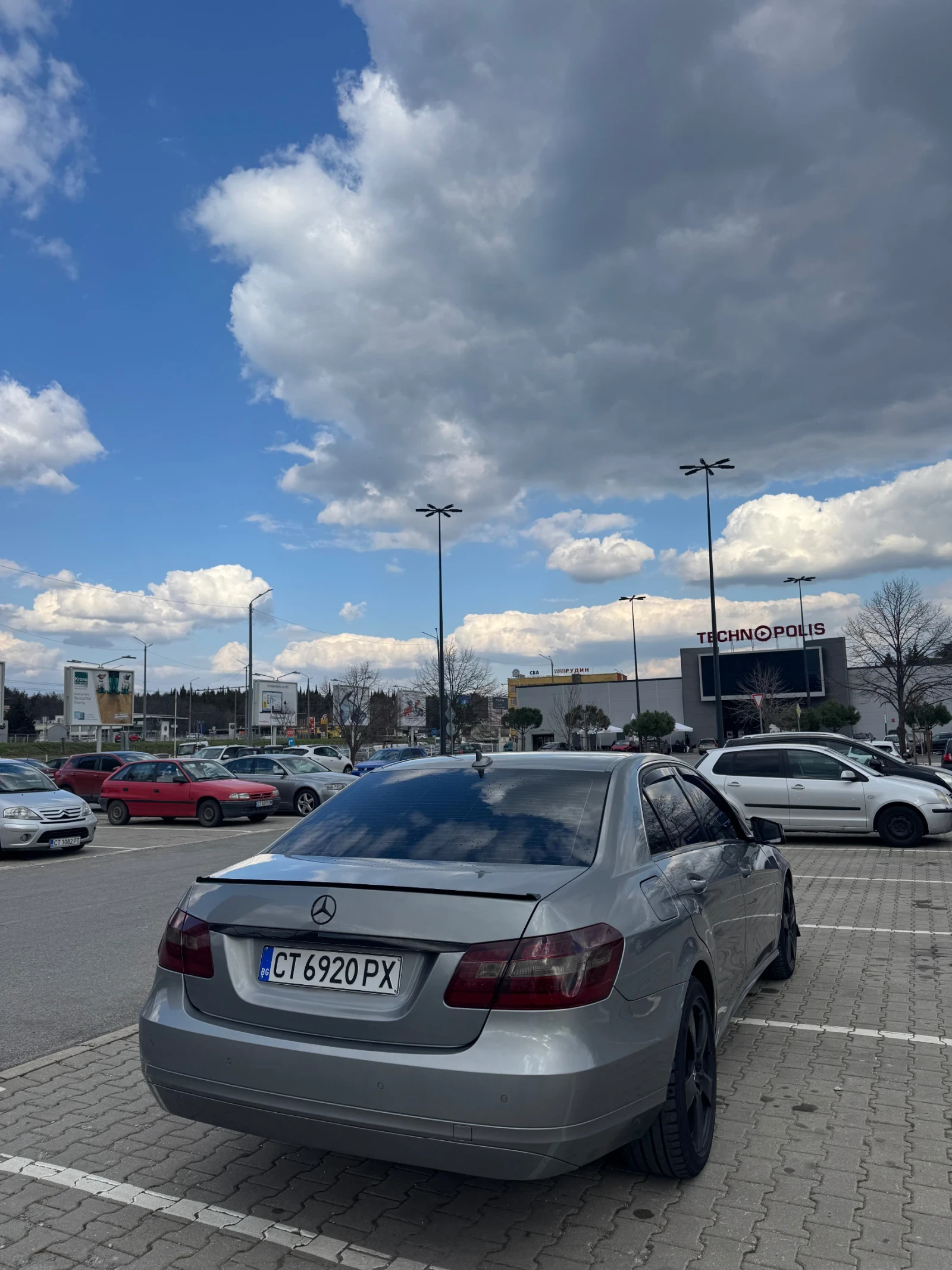 Mercedes-Benz E 220 220, снимка 5 - Автомобили и джипове - 54206290