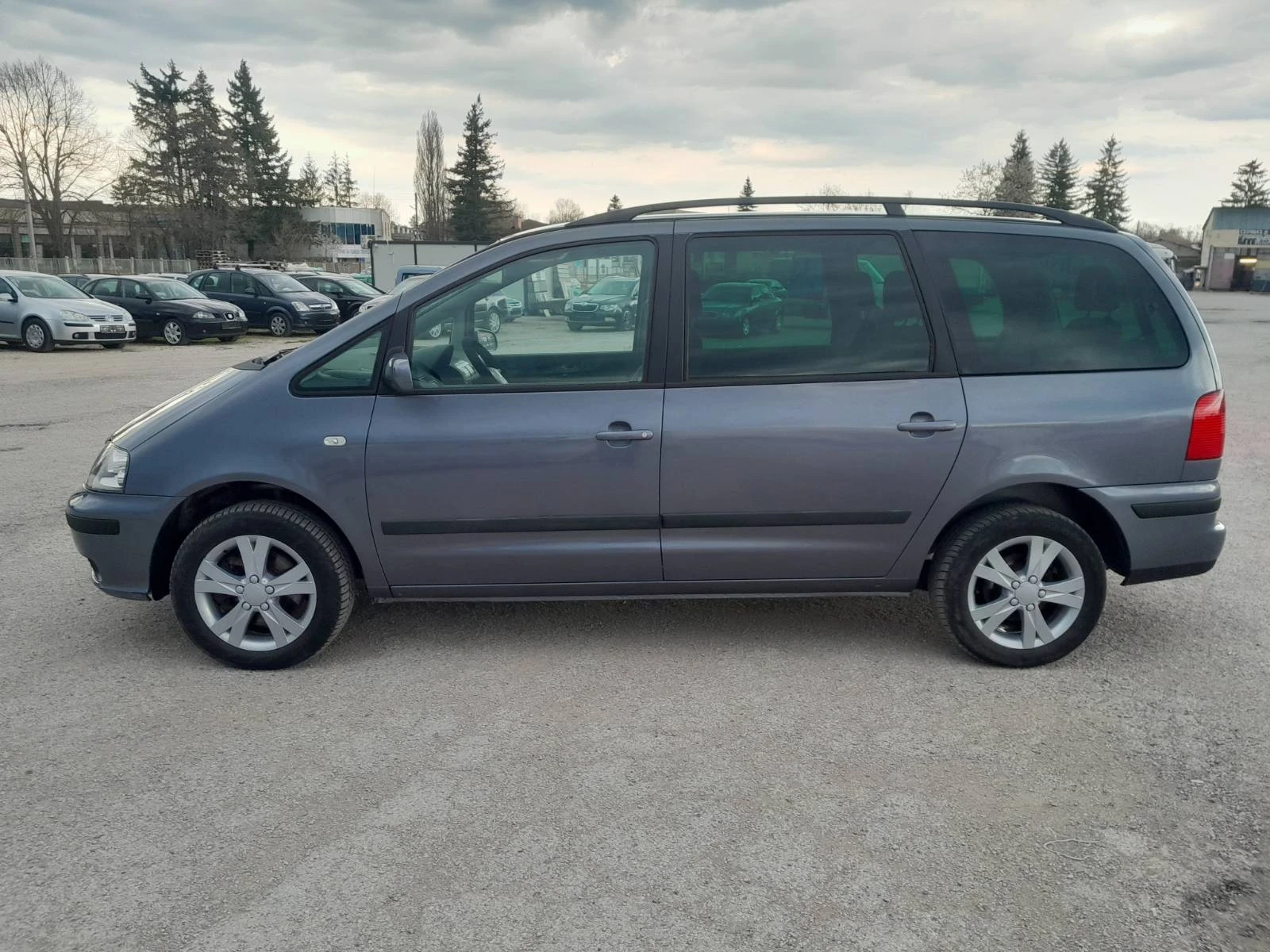 Seat Alhambra, снимка 2 - Автомобили и джипове - 54259648