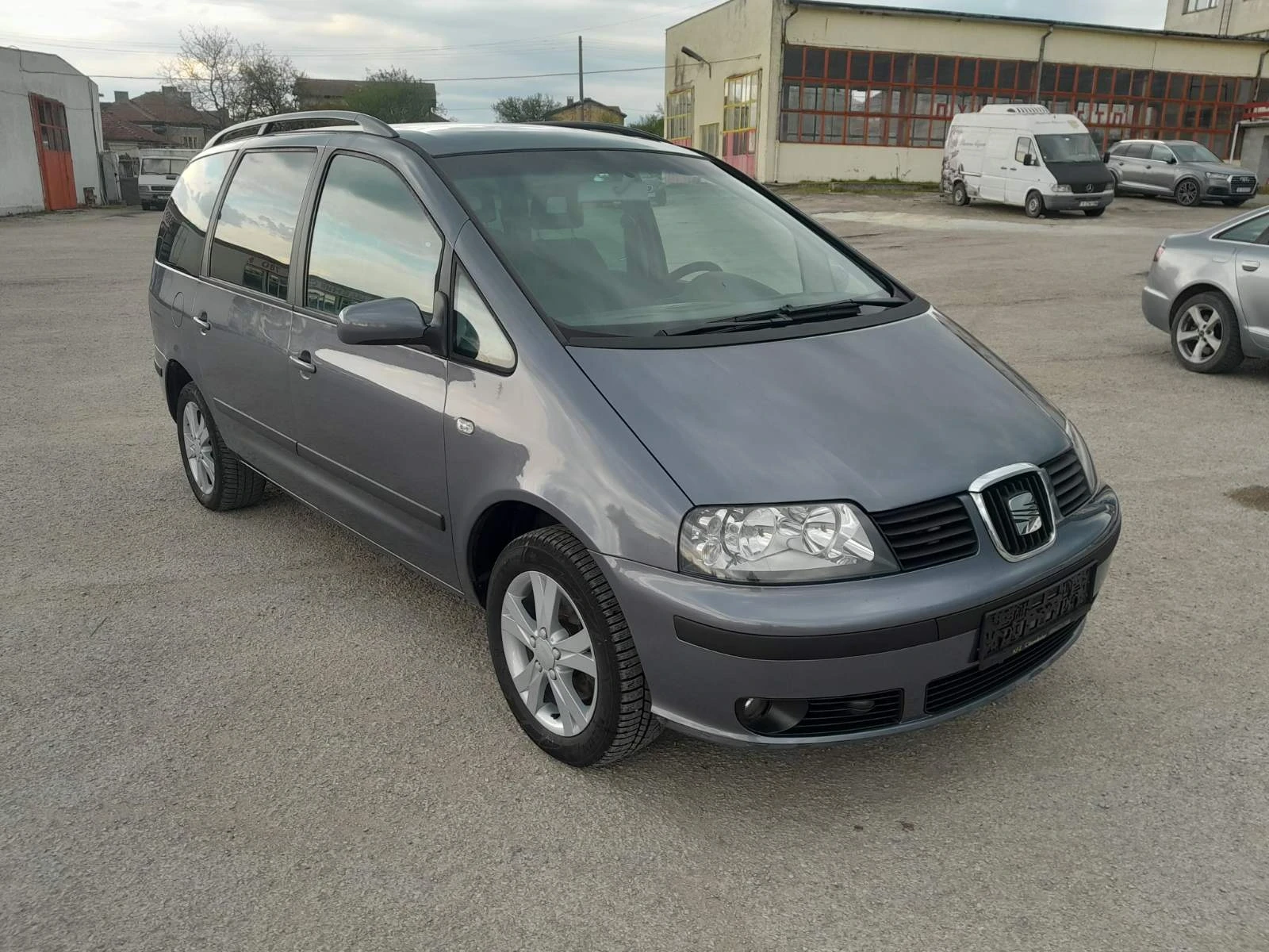 Seat Alhambra, снимка 9 - Автомобили и джипове - 54259648