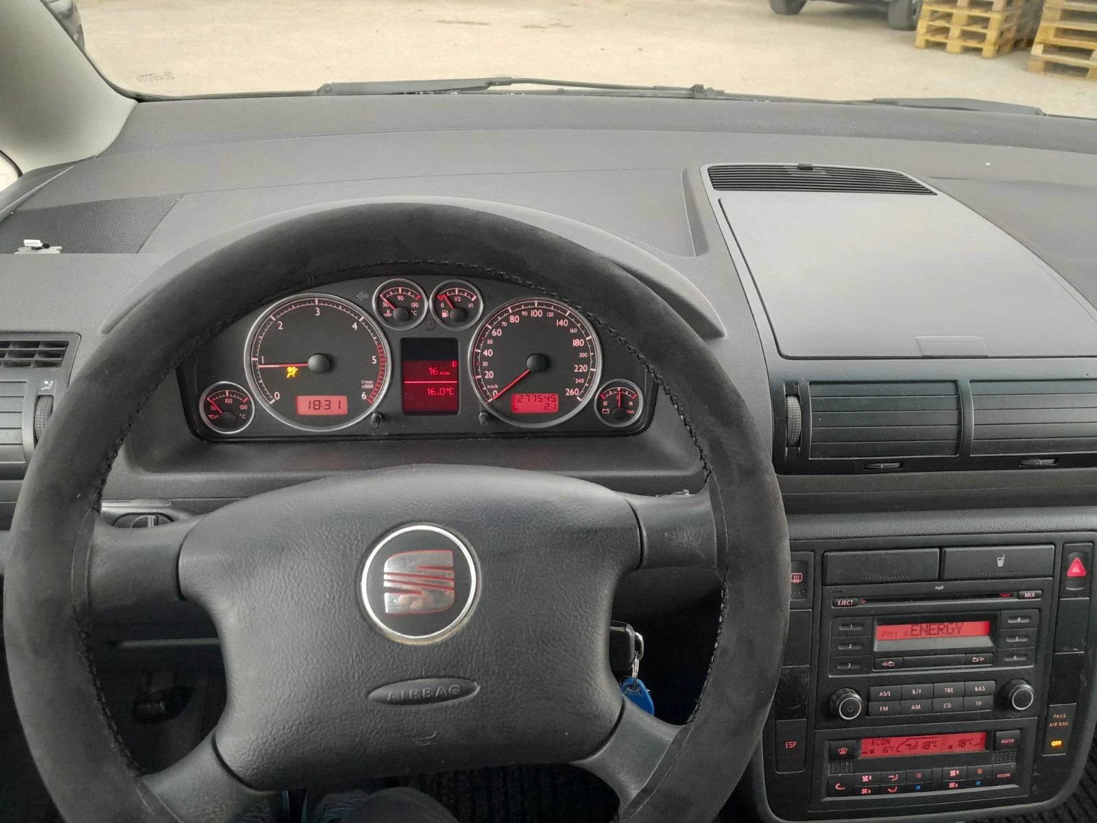 Seat Alhambra, снимка 11 - Автомобили и джипове - 54259648