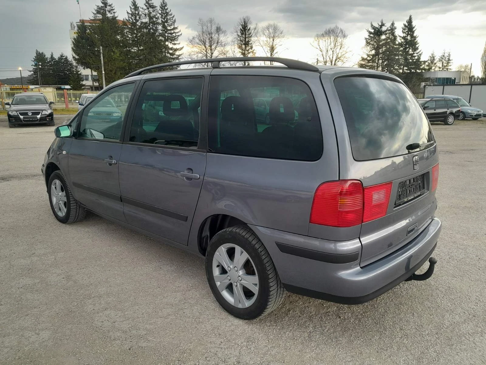 Seat Alhambra, снимка 3 - Автомобили и джипове - 54259648