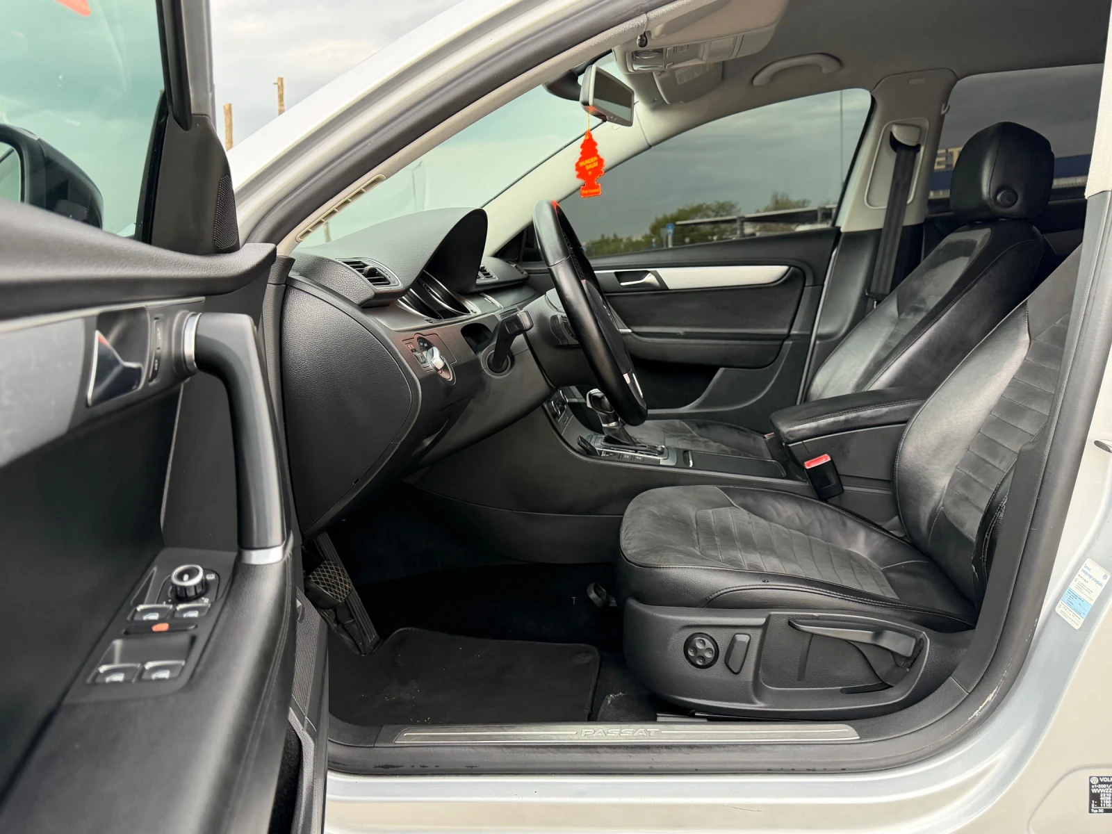 VW Passat 2.0TDI DsG, снимка 5 - Автомобили и джипове - 54530885