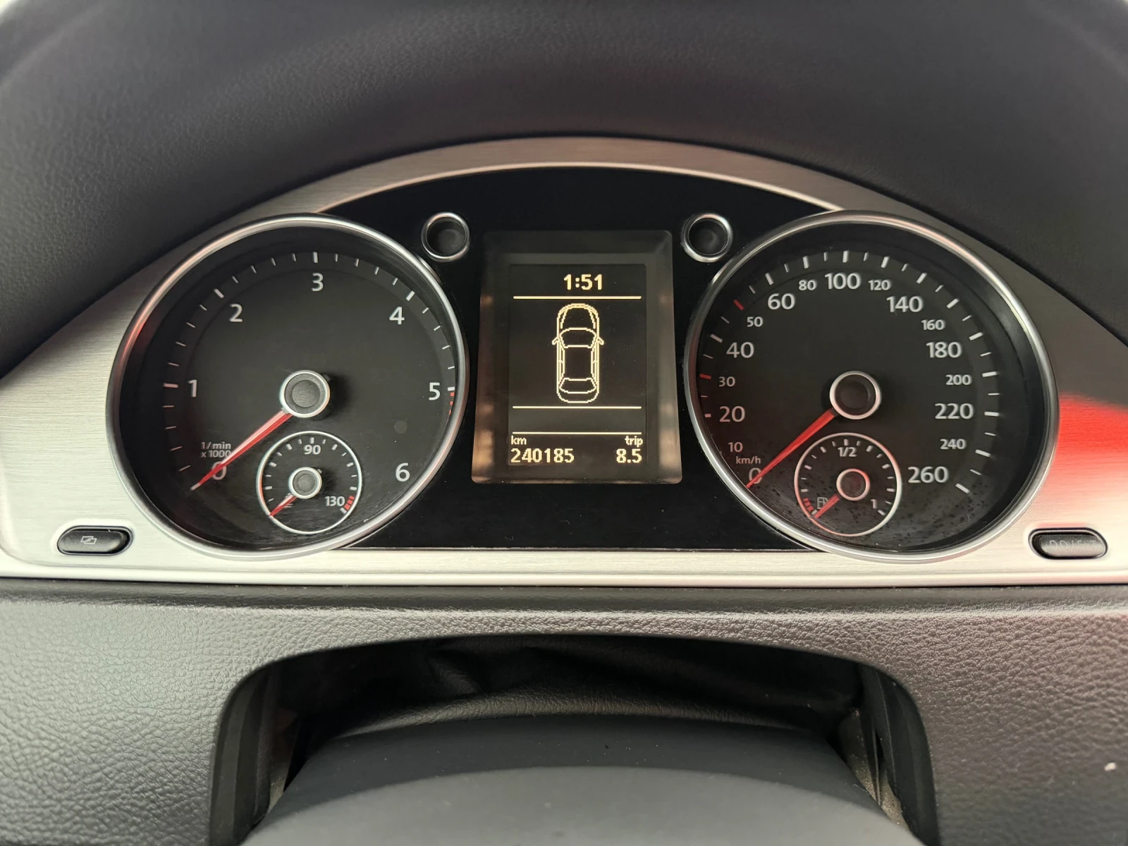 VW Passat 2.0TDI DsG, снимка 12 - Автомобили и джипове - 54530885