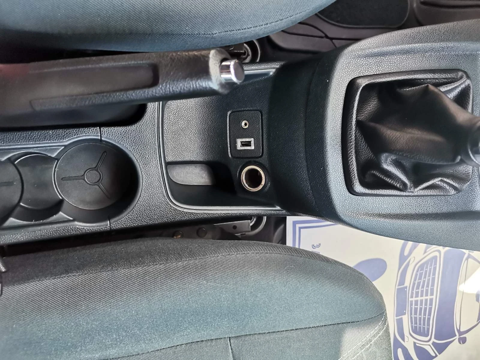 Ford Fiesta 1.25 16V KEYLESS TITANIUM, снимка 10 - Автомобили и джипове - 54702583