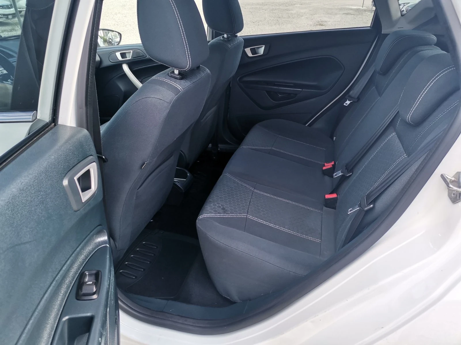 Ford Fiesta 1.25 16V KEYLESS TITANIUM, снимка 11 - Автомобили и джипове - 54702583