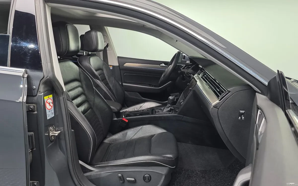 VW Arteon 2.0TDI PRESTIGE! NARDO-GREY, снимка 10 - Автомобили и джипове - 54965487
