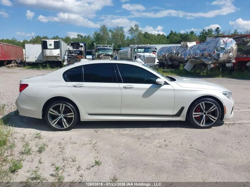 BMW 750 * XI * ТЕЛЕВИЗОРИ * Bowers & Wilkins * , снимка 13 - Автомобили и джипове - 55485968