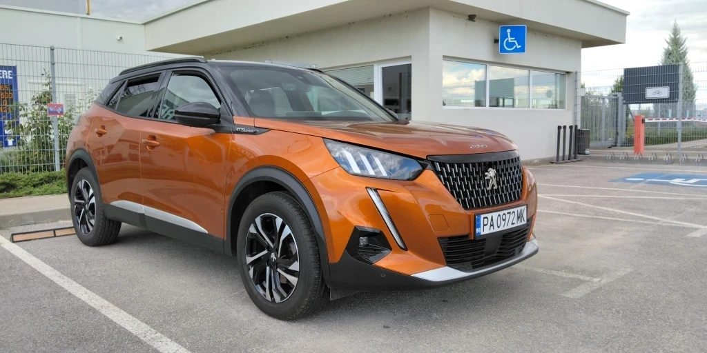 Peugeot 2008 1.5 Дизел131к. С GT -LINE, снимка 3 - Автомобили и джипове - 56244835